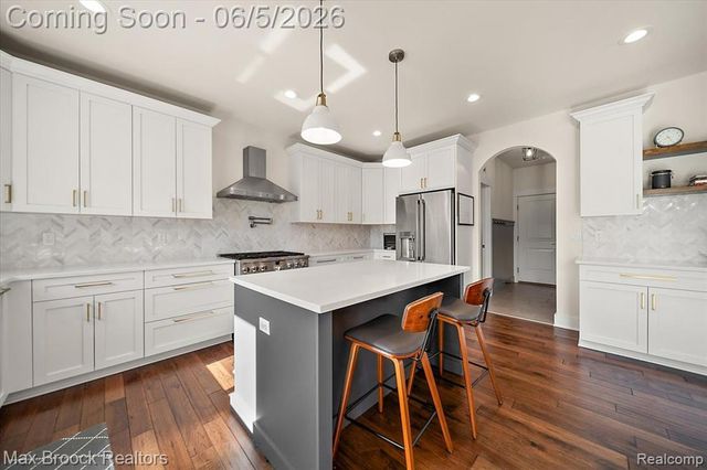 1942 Nottingham Drive, Rochester Hills, MI 48307