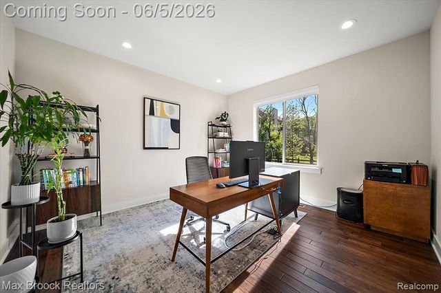 1942 Nottingham Drive, Rochester Hills, MI 48307