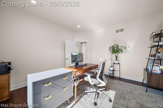 1942 Nottingham Drive, Rochester Hills, MI 48307