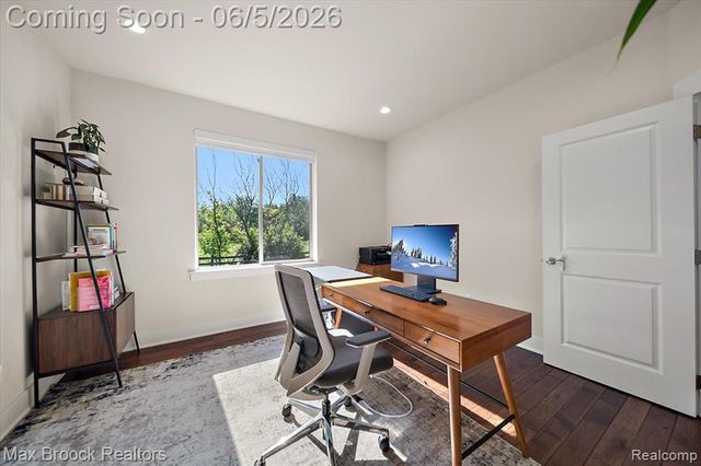 1942 Nottingham Drive, Rochester Hills, MI 48307