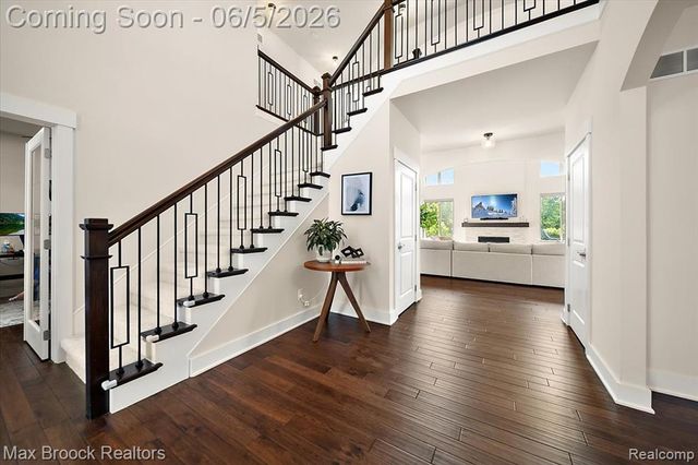 1942 Nottingham Drive, Rochester Hills, MI 48307