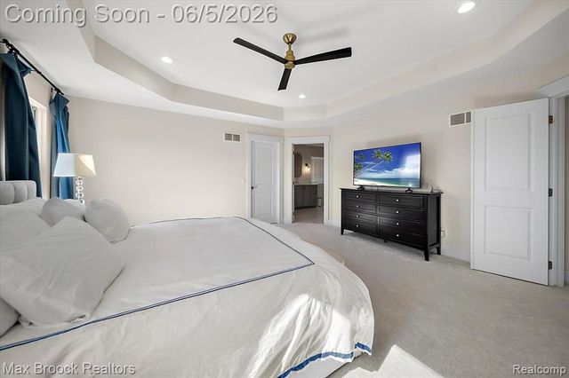 1942 Nottingham Drive, Rochester Hills, MI 48307