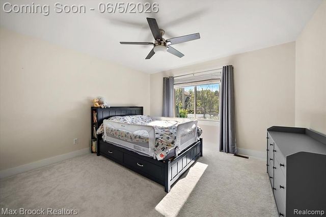 1942 Nottingham Drive, Rochester Hills, MI 48307