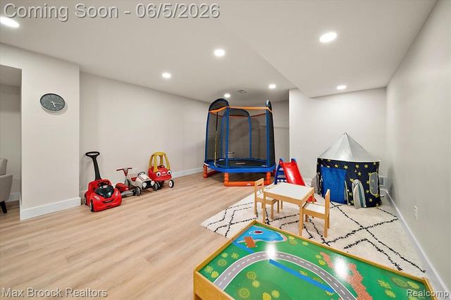 1942 Nottingham Drive, Rochester Hills, MI 48307
