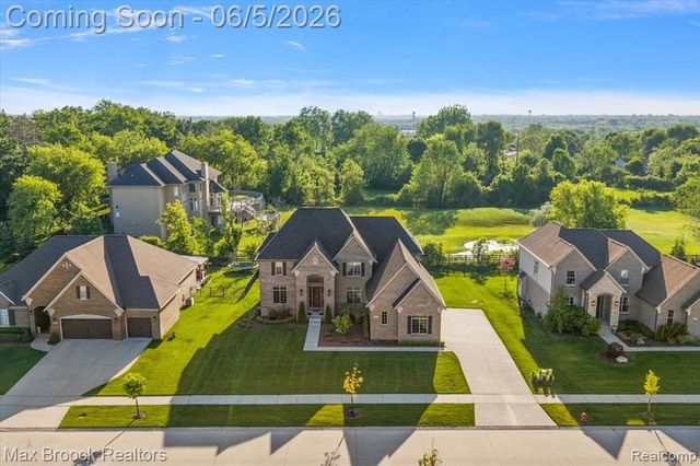 1942 Nottingham Drive, Rochester Hills, MI 48307