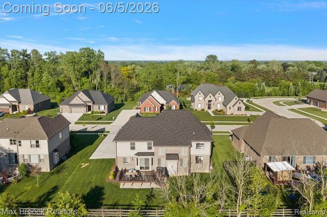 1942 Nottingham Drive, Rochester Hills, MI 48307
