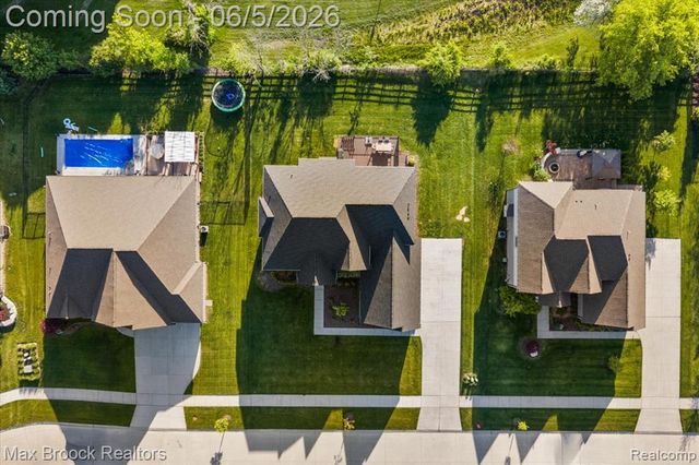 1942 Nottingham Drive, Rochester Hills, MI 48307