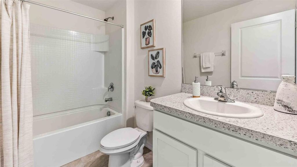 Image 16 of property listing at 12044 FALLOW DOWN DRIVE, Dade City, FL 33525