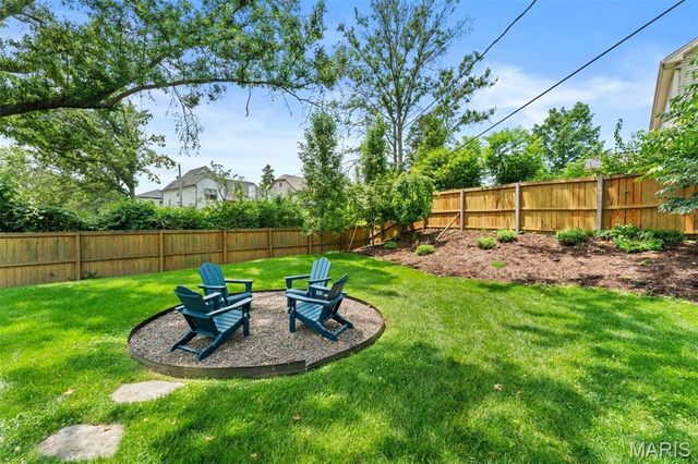 10 Crabapple Court, Olivette, MO 63132