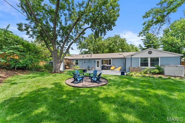 10 Crabapple Court, Olivette, MO 63132