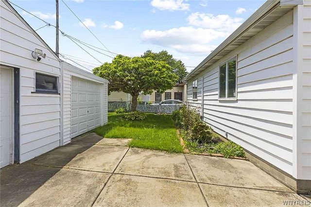 194 Hoover Avenue, Tonawanda, NY 14217