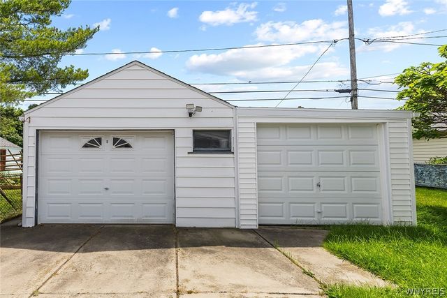 194 Hoover Avenue, Tonawanda, NY 14217