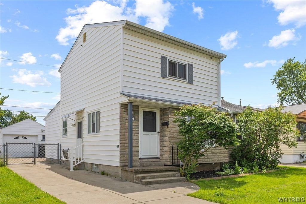 194 Hoover Avenue, Tonawanda, NY 14217