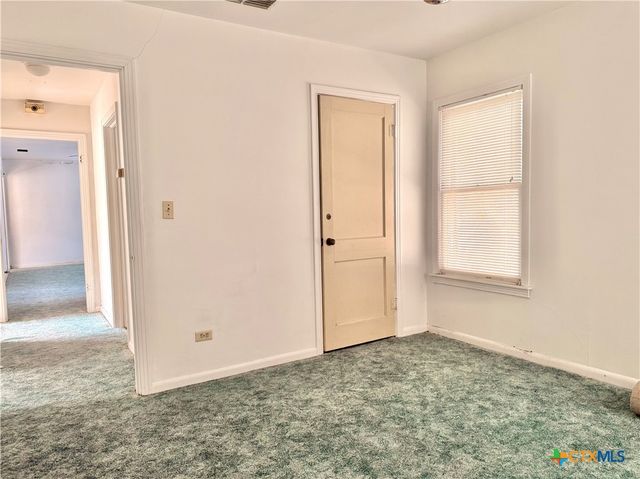 1314 Gardien Street, Gonzales, TX 78629