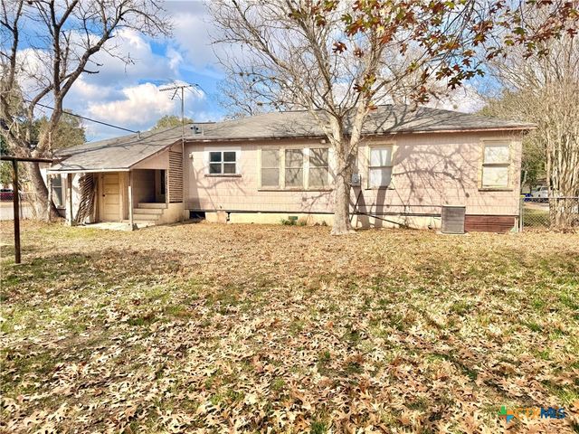 1314 Gardien Street, Gonzales, TX 78629