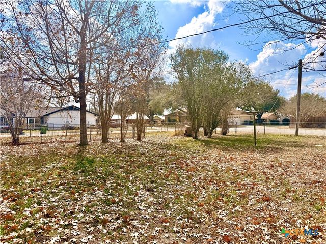 1314 Gardien Street, Gonzales, TX 78629