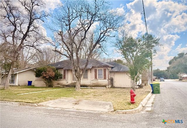 1314 Gardien Street, Gonzales, TX 78629