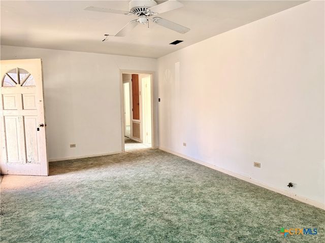 1314 Gardien Street, Gonzales, TX 78629