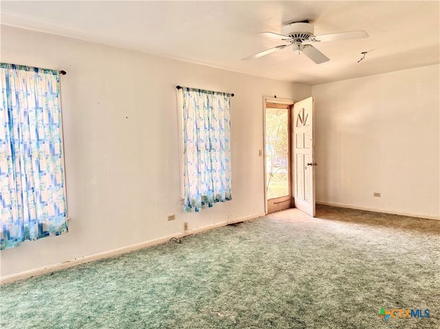 1314 Gardien Street, Gonzales, TX 78629