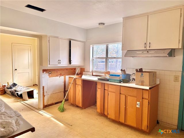 1314 Gardien Street, Gonzales, TX 78629