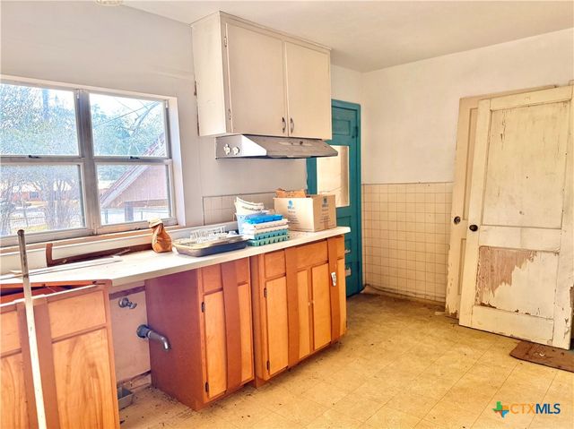 1314 Gardien Street, Gonzales, TX 78629