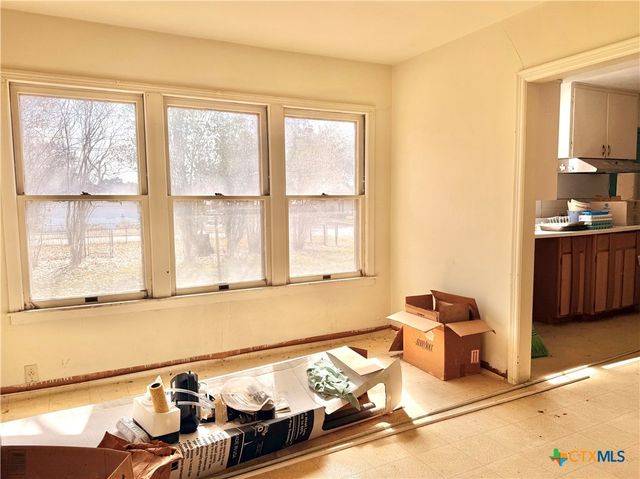 1314 Gardien Street, Gonzales, TX 78629