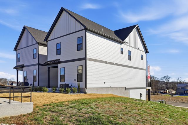 607 Gustaf Dr, Whites Creek, TN 37189