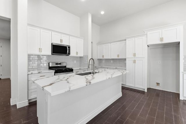 5504 Tapia Court, Bakersfield, CA 93306