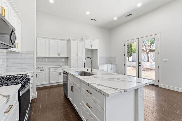 5504 Tapia Court, Bakersfield, CA 93306