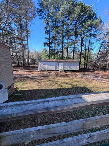 114 Mossburg Rd, Chesnee, SC 29323