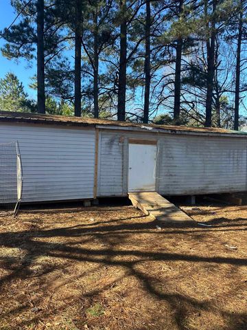 114 Mossburg Rd, Chesnee, SC 29323