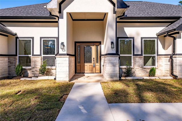 352 County Road 6490, Dayton, TX 77535