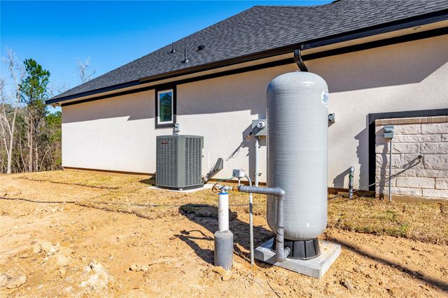 352 County Road 6490, Dayton, TX 77535