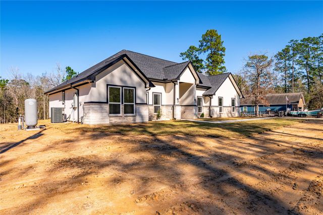 352 County Road 6490, Dayton, TX 77535