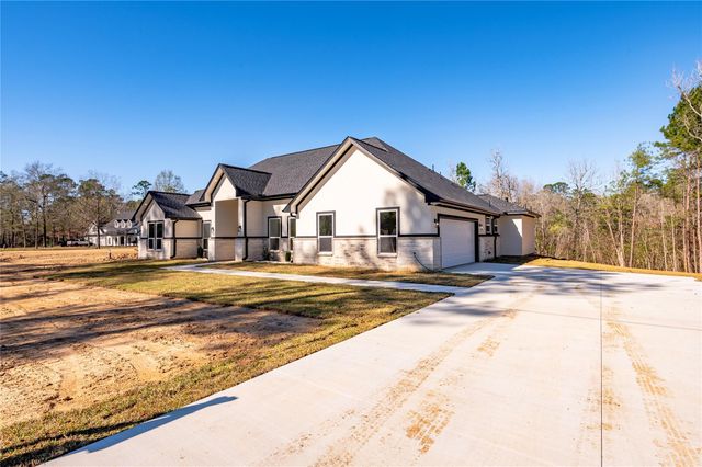 352 County Road 6490, Dayton, TX 77535