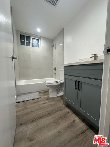 1036 W 98th Street, Los Angeles, CA 90044