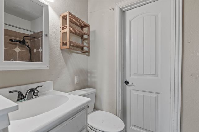 201 Killough Street, Newark, TX 76071