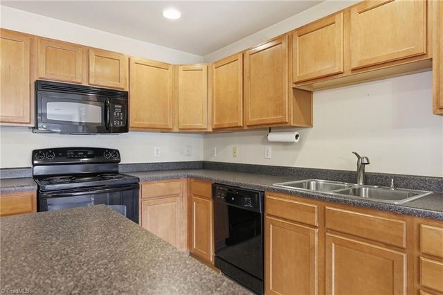 1380 Heritage Pointe Drive 204, Winston-salem, NC 27127