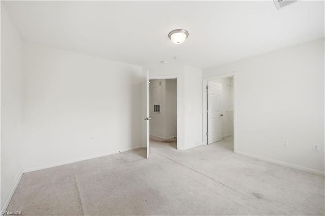 1380 Heritage Pointe Drive 204, Winston-salem, NC 27127