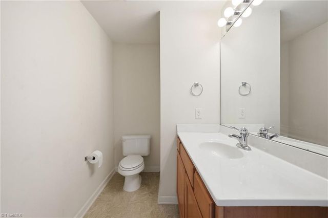 1380 Heritage Pointe Drive 204, Winston-salem, NC 27127