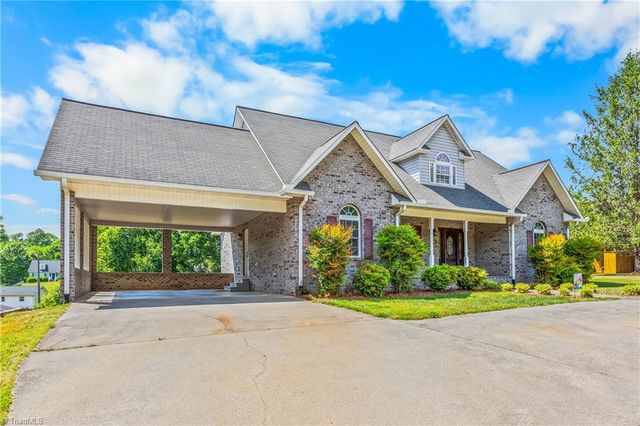 1004 Briarcliff Road, Yadkinville, NC 27055