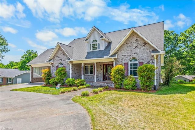1004 Briarcliff Road, Yadkinville, NC 27055