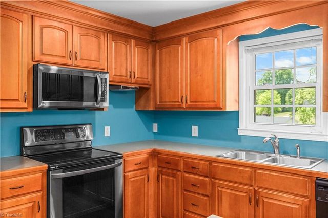 1004 Briarcliff Road, Yadkinville, NC 27055