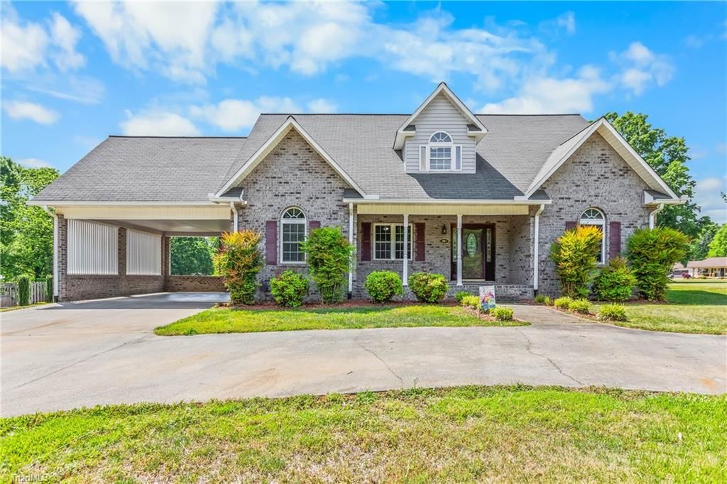 1004 Briarcliff Road, Yadkinville, NC 27055