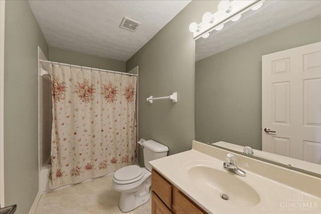 18 Hathaway Commons Drive, Lebanon, OH 45036