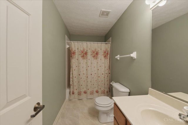 18 Hathaway Commons Drive, Lebanon, OH 45036