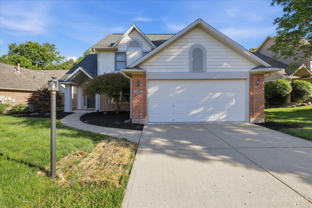 18 Hathaway Commons Drive, Lebanon, OH 45036