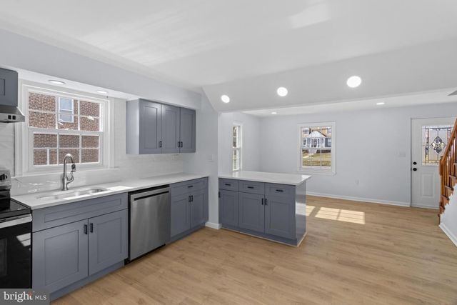 3070 CONCORD RD, Aston, PA 19014