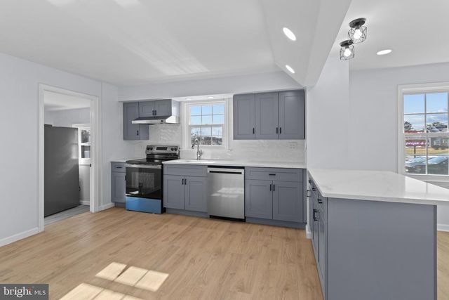 3070 CONCORD RD, Aston, PA 19014