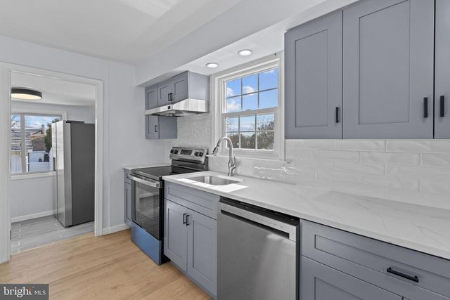 3070 CONCORD RD, Aston, PA 19014